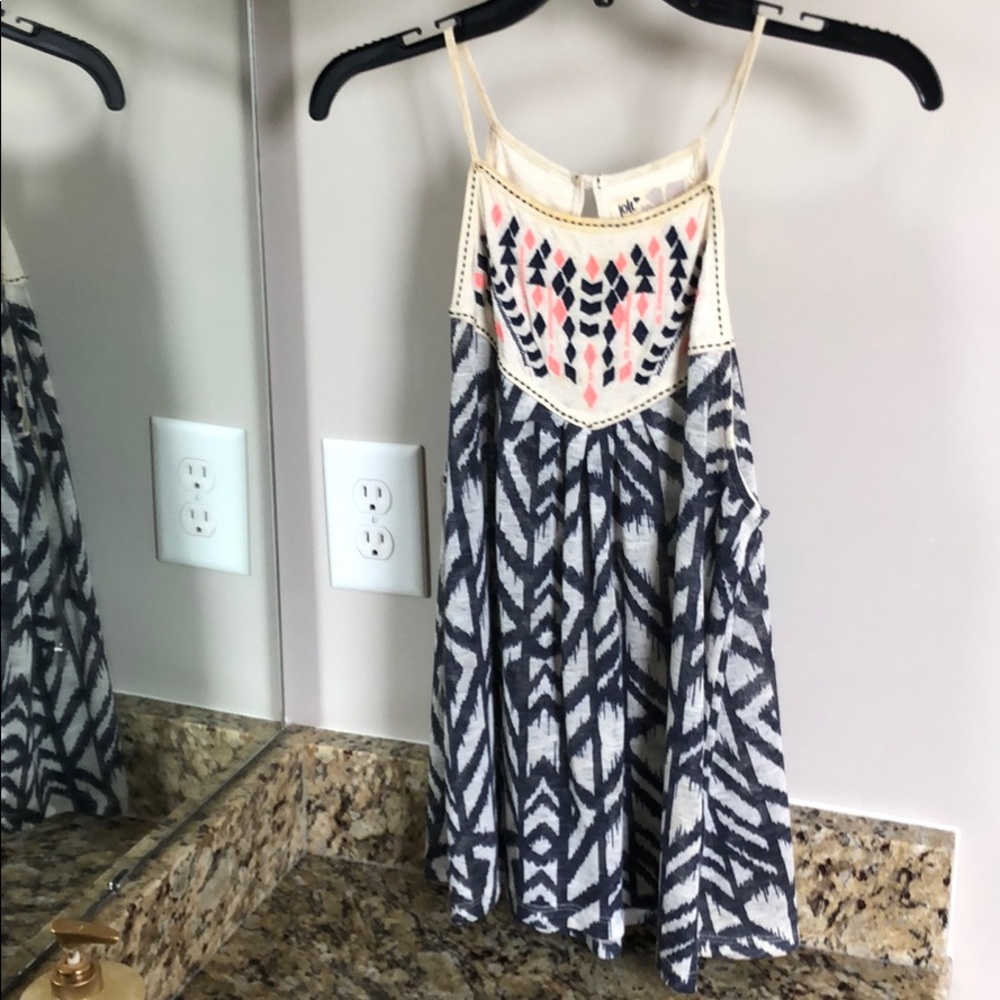 Flowy Nice Tank